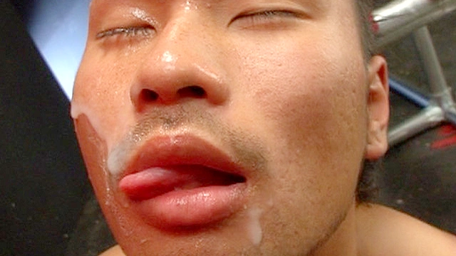 競パンエロ嬲り ～竿師2人に嬲られ2本挿し HARUTO編～