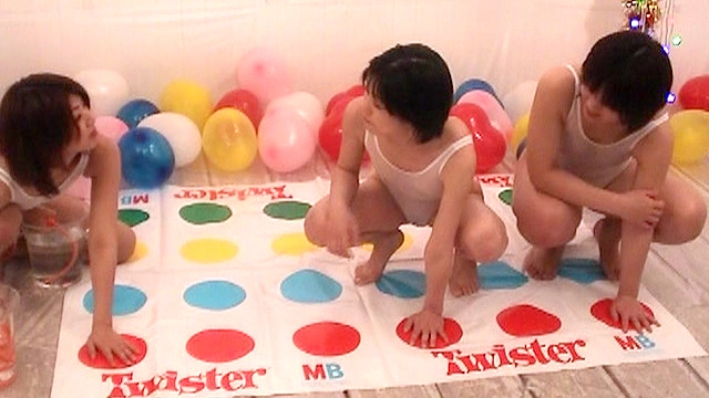ダスッ！連続浣腸大噴射！！3