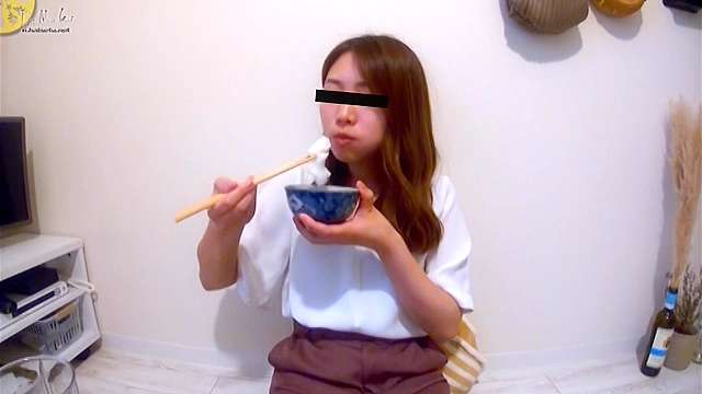 自撮り大便録 1 みさき 2週間の排泄記録