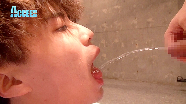 裏聖水男子～淫乱巨根ボーイの「オシッコ大好き生ファック！」～