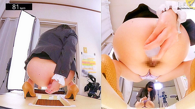 鏡を見ながらのウンコ 恥態鏡覗糞姿22