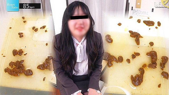 鏡を見ながらのウンコ 恥態鏡覗糞姿22
