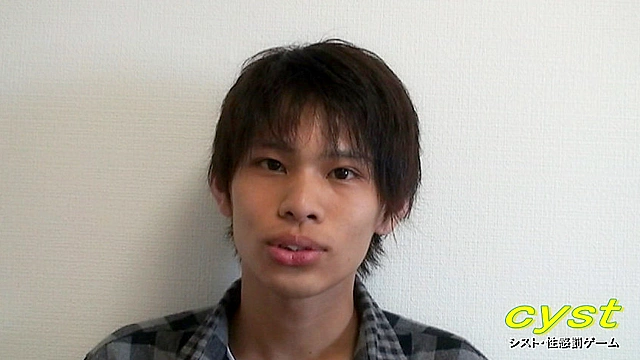 かわいい20歳が電マとオイルでいかされる