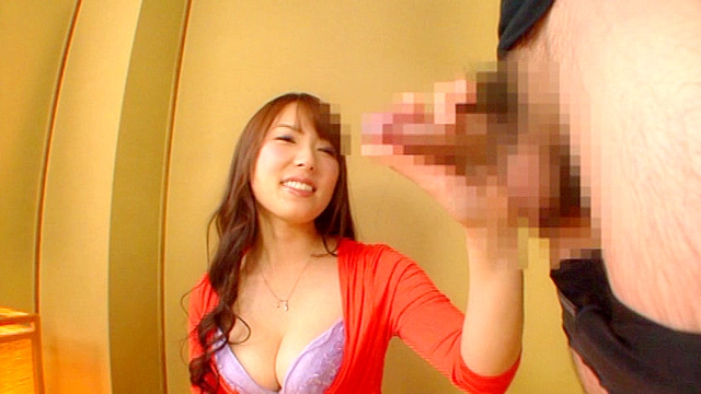 ドスケベ美人妻たちのセンズリ鑑賞 勃起チンポを欲しがる美妻たち