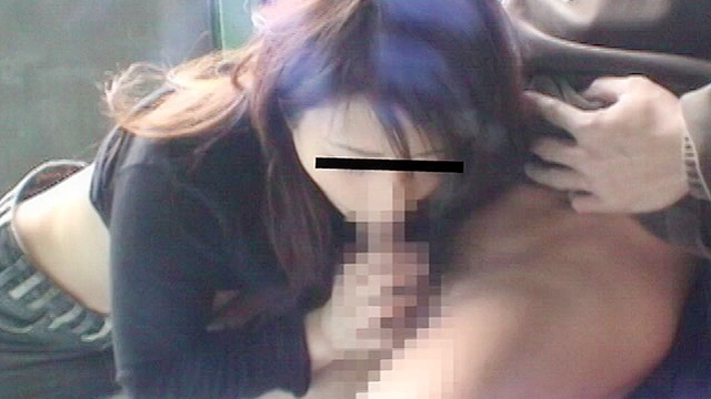 投稿 パイパン女子大生 亜矢 野外全裸偏