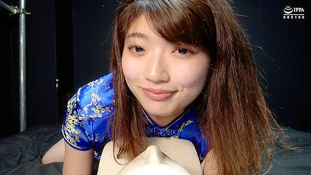 「グラビアからの激レアなスプリットタンで濃厚顔舐めプレイ」