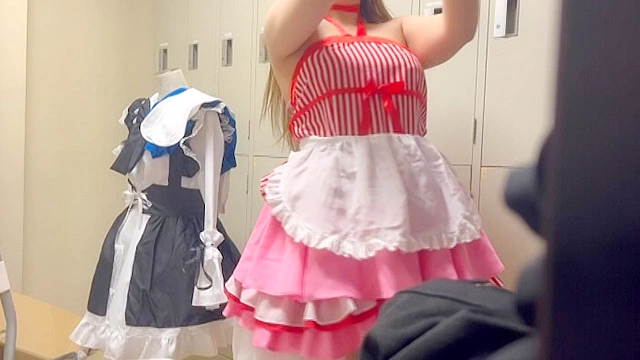 （秘）映像 コンカフェ更衣室の恥ずかしい着替え見ませんか（1）