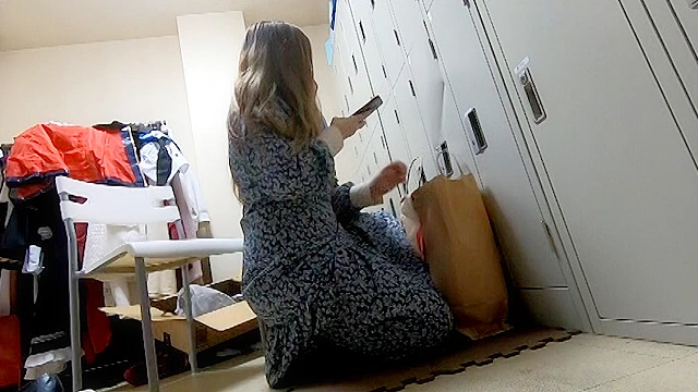 （秘）映像 コンカフェ更衣室の恥ずかしい着替え見ませんか（1）