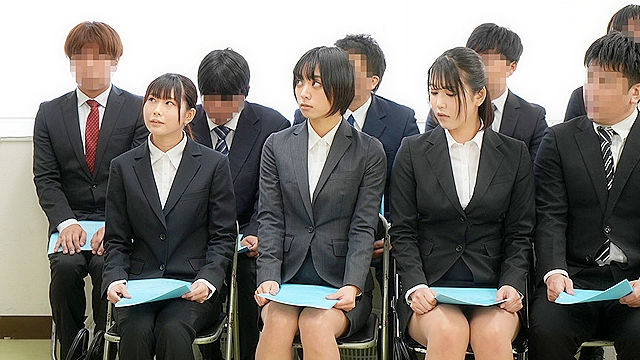 羞恥 コロナ禍就職難で行われた会社への忠誠心が試される男女混合 内定者検診 2022