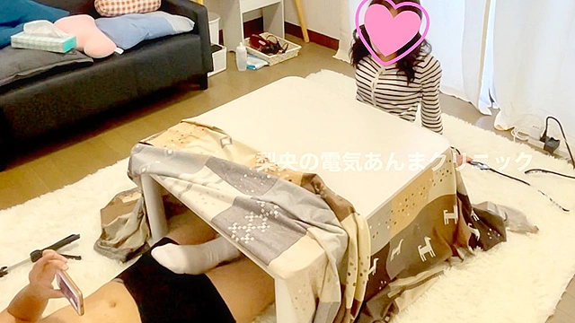 サンタクロースを拘束して無邪気にエロ電気あんましまくる梨央