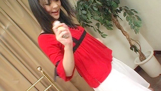 気弱な男を部屋に連れ込んで嬲り倒す女たち