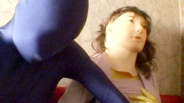 リアルフェイス全身タイツの女
