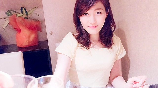 膣発射で逝く快感に中出しを許してしまう美人妻12名