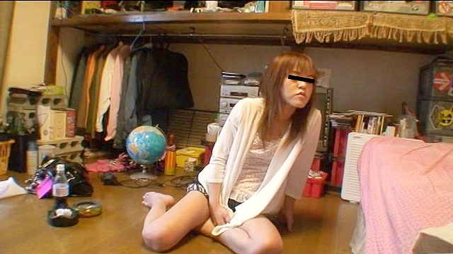 突然素人娘の自宅に乱入ナンパしてSEX？3