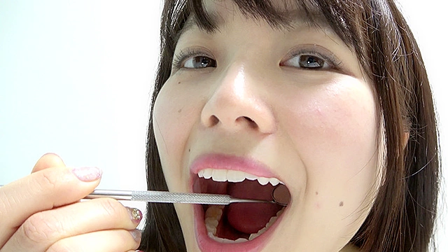 超絶可愛い美女 宮沢ちはるチャンの歯観察＆乳首に唾垂らし→乳首オナニー！！！