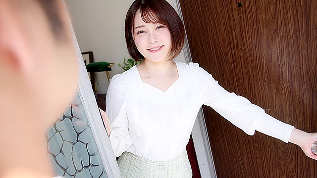 「出張マッサージ師が人妻の性感帯に勃起チ○ポを擦りつけて火がついたら終了！ヤらないで帰ろうとしたら『延長してもいいですか？』」VOL.2