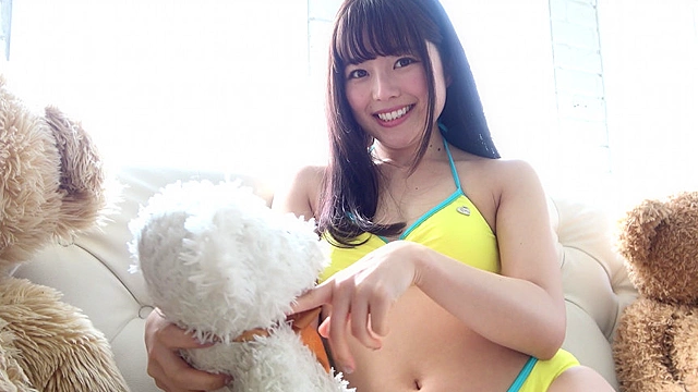 大人気女優 宮沢ちはるチャンのアナル見せ＆エロくすぐりマッサージ！