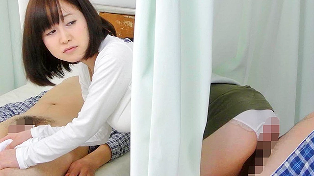 「彼氏が寝てる横で元気チ○ポ入れてください（ハート）」入院中の彼氏とヤレず性欲もて余し、同じ病室の患者をパンチラ誘惑して勃起したチ○コをカーテン越しにハメハメしちゃったお姉さん、15人240分スペシャル