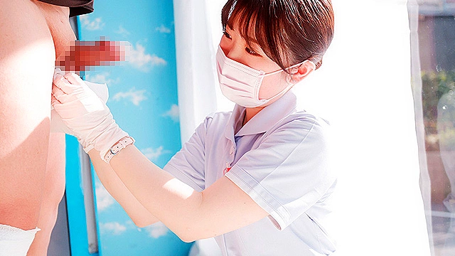 マジックミラー号 看護師限定 「絶倫ち○ぽ診察してくれませんか？」勃起が収まらなくて困っている男性をあの手この手で優しく導く白衣の天使たち4名収録3