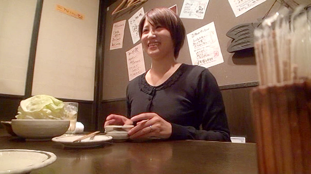 人妻密会うんち 真仲佐知 32歳 素人奥様がビデオ初出演！初脱糞！