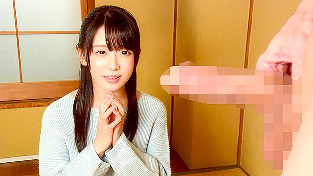 ナンパした欲求不満な美人妻に勃起したチ○ポを見せつけたら生中出しSEXできちゃいました VOL.1