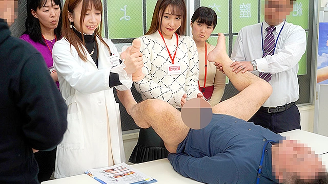 “膣コキインストラクター”が提唱する不妊治療の絶頂膣交セミナーで、参加者全員の前で中出し性交させられた若夫妻