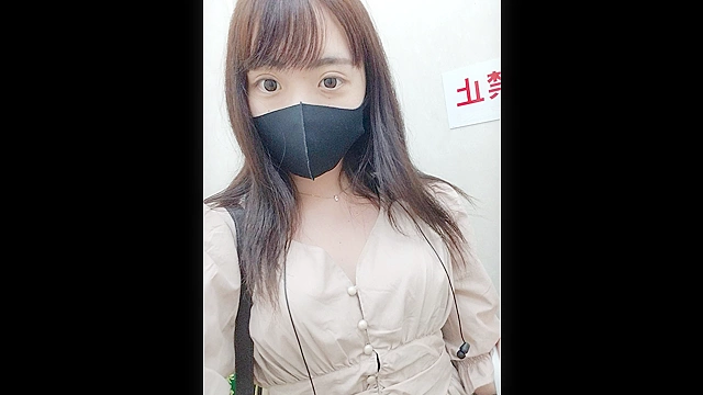 マスク着用を条件に撮影を了承してくれた普通の女子大生 めいちゃん 20歳