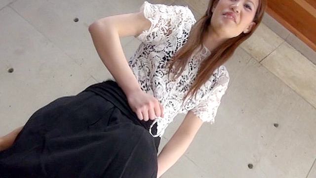 立ちクンニされながら質問に答える女【十五】
