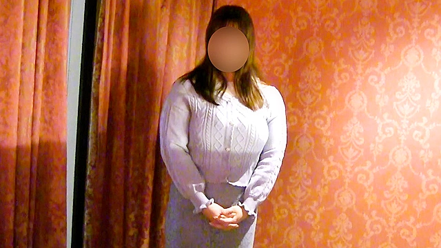 【個撮】ハプバーにきたJカップB120センチのド素人M娘を覚醒させパイズリ＆中出し