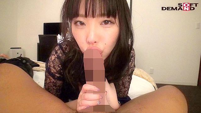 ノーブラで外に出る『野生的エロス』を兼ね備えた現役アパレルデザイナー美波こづえ26歳 AV DEBUT