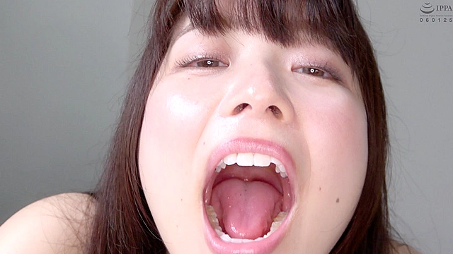 【舌ベロ＆咀嚼＆巨大女】超絶可愛い 宮沢ちはるチャンのししゃも舐め＆咀嚼動画！