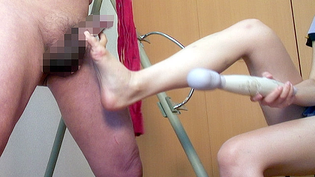 エロい身体のお姉さんはM男のちんちん虐めがお気に入り