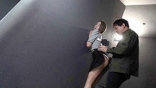真心込めて撮った私の妻をお見せします。 ~他の男とハメさせても会社役員の私の嫁は浮気なんてしない~ 聖ひばり