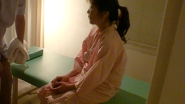 実録 堅物な妻を騙して出張マッサージ師に性感を頼んだら… 3時間DX