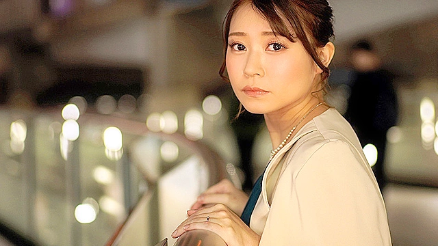 4人の子どもはわんぱく盛り。学校がある日、ママはオンナになってきます。片岡恵美 36歳 第3章 友人の挙式に感化され子宮が疼き初中出し 一回り若い男たちのチ●ポによがるオールナイト東京滞在