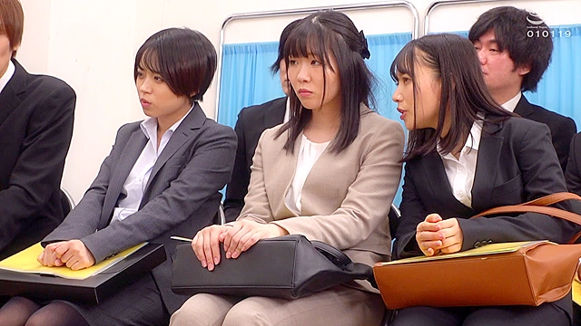 着任式直後に新任教師が男女混合で受ける学園性活セクシャル研修会～心電図・生活指導編～