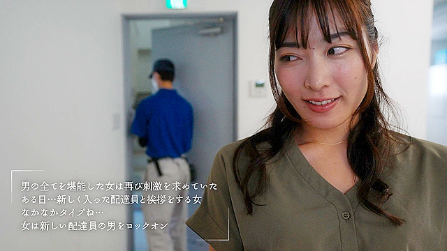 股割れTバックを履いた美人OLは5分しかない休憩時間にスカートもストッキングも脱がず社内で即ハメ不倫中出しSEXを楽しむ 水川潤
