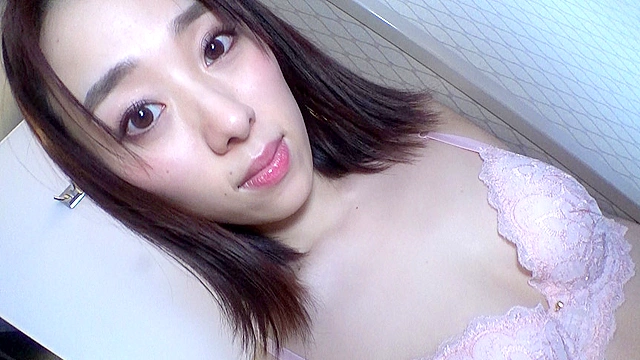 リアルパパ活女子  さとみちゃん22才女子大生  【美白ボディに剛毛オマ●コ！スレンダー美女に激ピス生ハメ撮り】