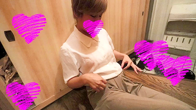 美容師と食事帰りに玄関で即手コキ抜き顔射（黒多エイミ）