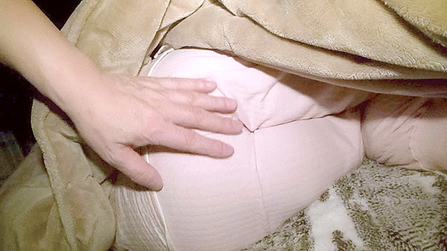 自分の部屋に泊まることになった妻の女友達「人妻華子さん（仮名）45歳」に当然のように手を出してしまうワタシ