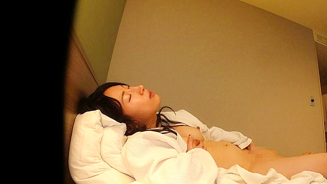 ビジネスホテル無防備オナニー アラサー美人OL ＃6