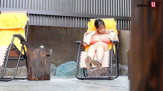 サウナを訪れた「ととのいたて」で清々しい気分のサ活OLに媚薬をたっぷり塗ったチ●ポで即ハメしたらアヘ顔で痙攣するほど感じてイキまくった