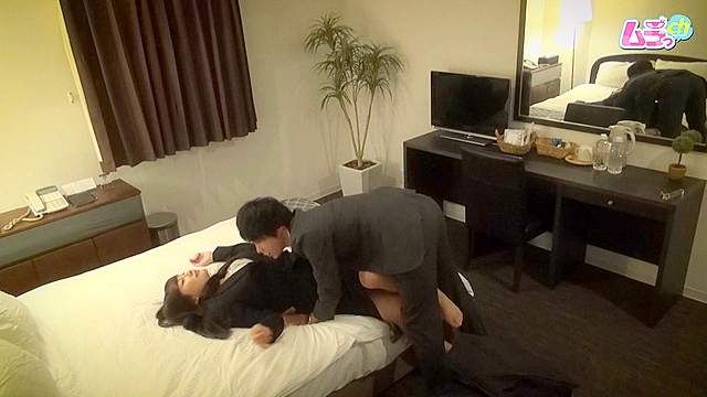 ホテル○撮 意識していなかった同僚男と男女関係に…凄いペニスとテクニックの虜になってしまう女