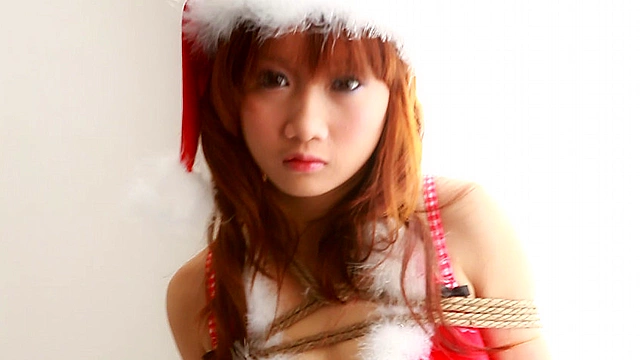 Miko パジャマ、下着の緊○姿