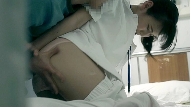 夜勤中の人妻看護師覗き 痴女気味な人妻ナースとの超展開！まさかの院内SEX！？2