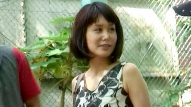 人妻ナンパ ザーメン中出し 抑えきれない性欲が高まると街に繰り出しエロエロオーラをまき散らし男を誘う淫乱奥様 お願い！私の子宮の中に生チンぶち込んで