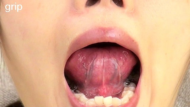 咀嚼唾吐き！M男○待 唾吐き回数109発 牧野絵里