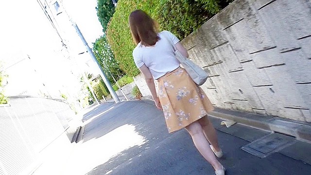 乳首敏感体質改善プロジェクト！ 素人女子大生が挑戦！ 凄テクAV男優のイっても止めない乳首責めで敏感女子に大変身！ 常に乳首でイキながら痙攣絶頂中出しSEX！ りこちゃん