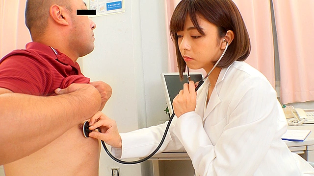 パンティ顔騎やおっぱい窒息されながらの乳首責めでチ○ポを放置されても射精する男たち2