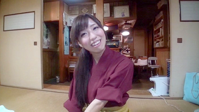 完全ガチ交渉！噂の、素人激カワ看板娘を狙え！ vol.04